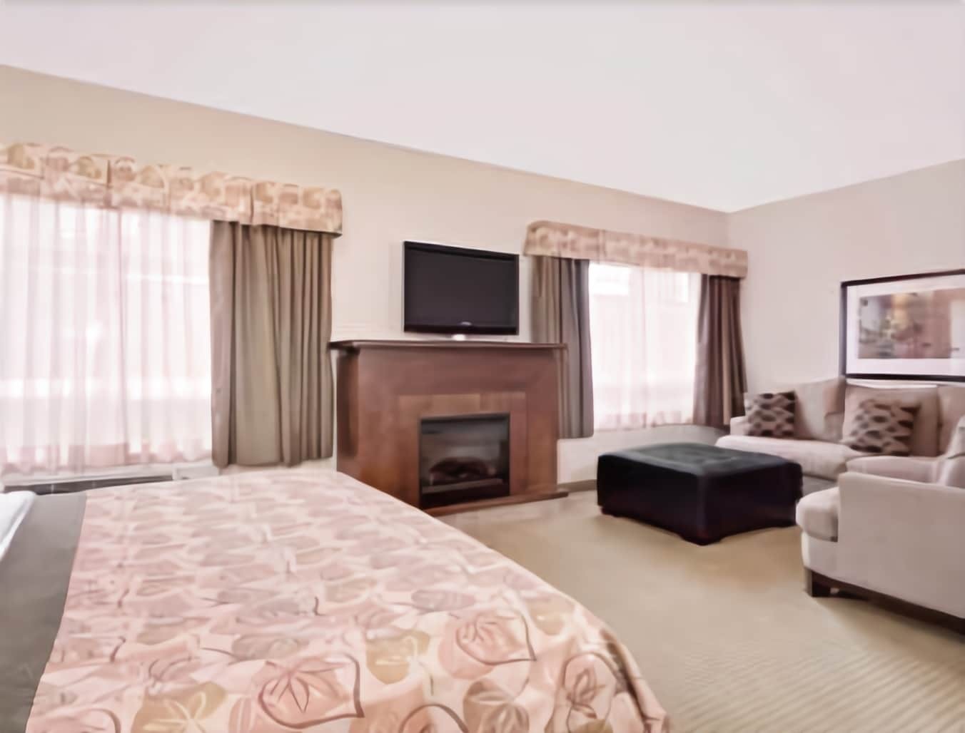 Ramada By Wyndham Lac La Biche Екстер'єр фото
