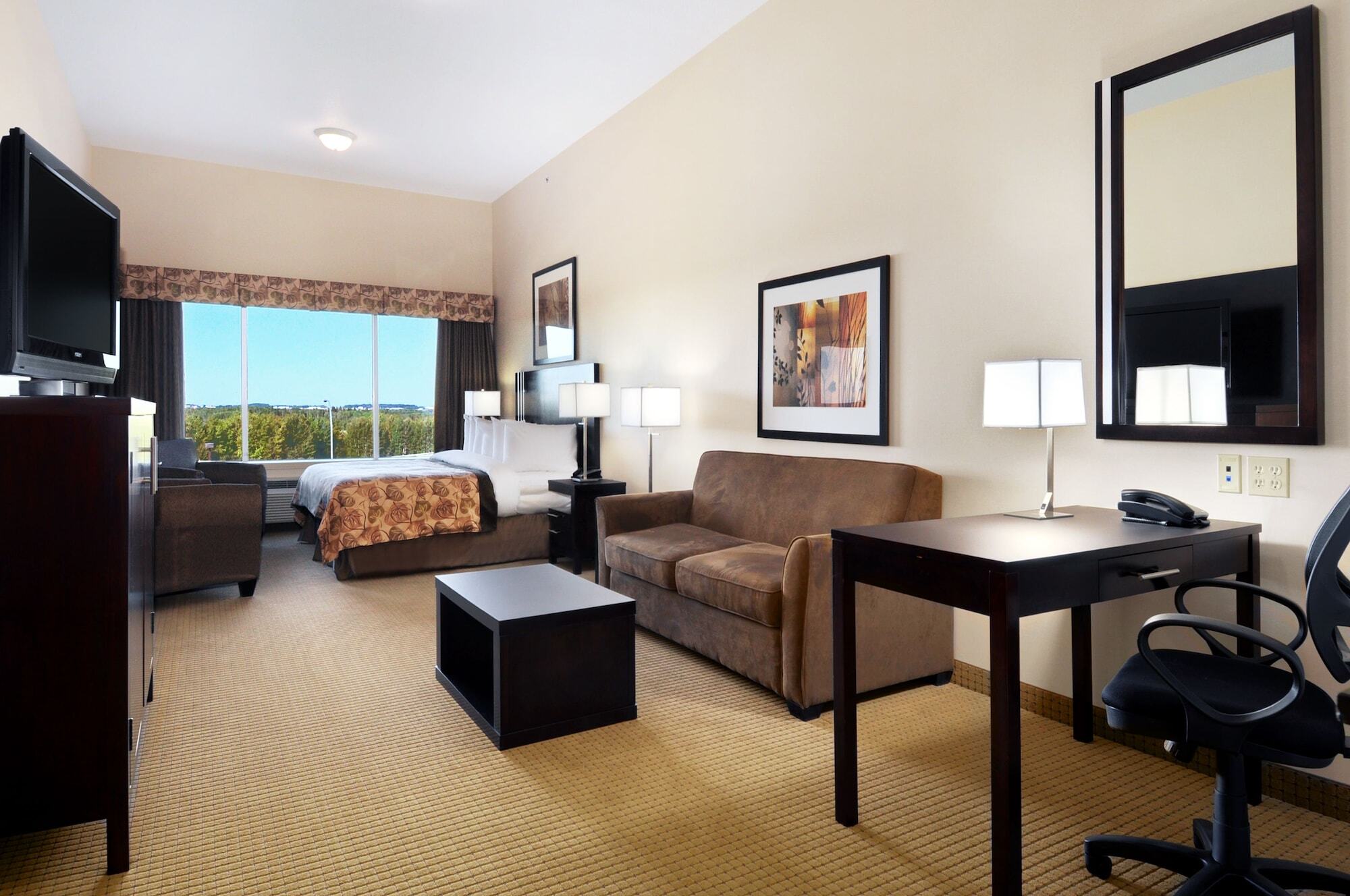 Ramada By Wyndham Lac La Biche Екстер'єр фото
